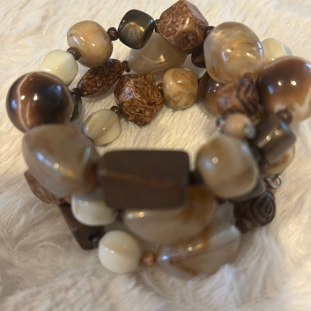 Wrap wood‎ and beads bracelet